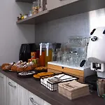 فندق مبيت وإفطار Mandorlo Bianco 4*